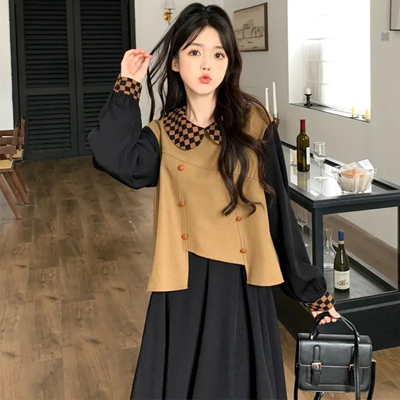 大码连衣裙女春秋新款马甲长袖假两件娃娃领设计感气质显瘦中长裙