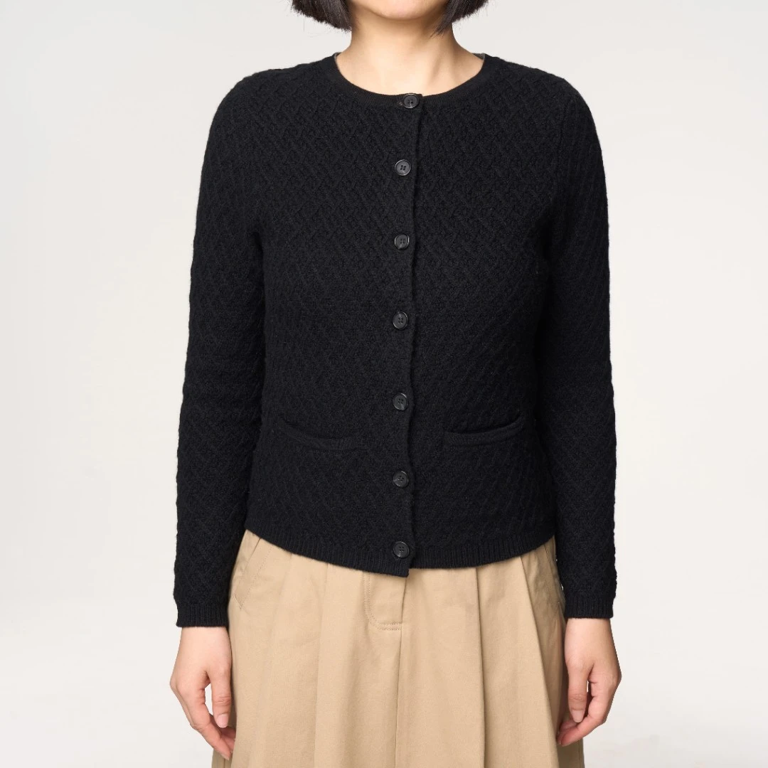 WANMU  |婉牧女提菱形格肌理感毛绒开衫修身显瘦小香风21-42-17