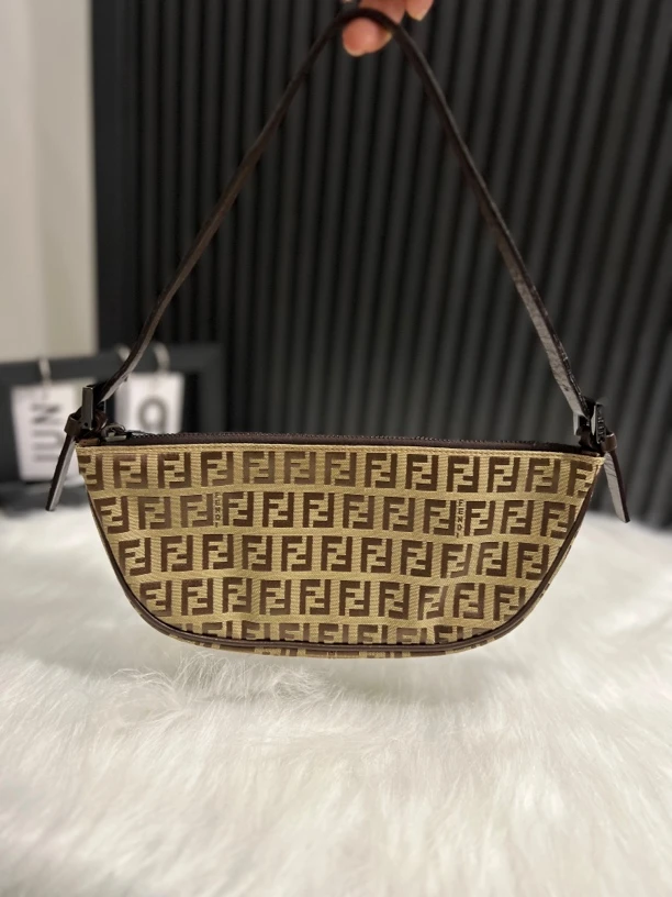 95新 FENDI/芬迪 饺子包/中古腋下/手拎老花/帆船包