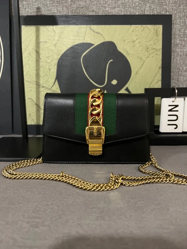 95新 GUCCI/古驰 塞尔维亚迷你/16.5底长/百搭斜挎腋下背