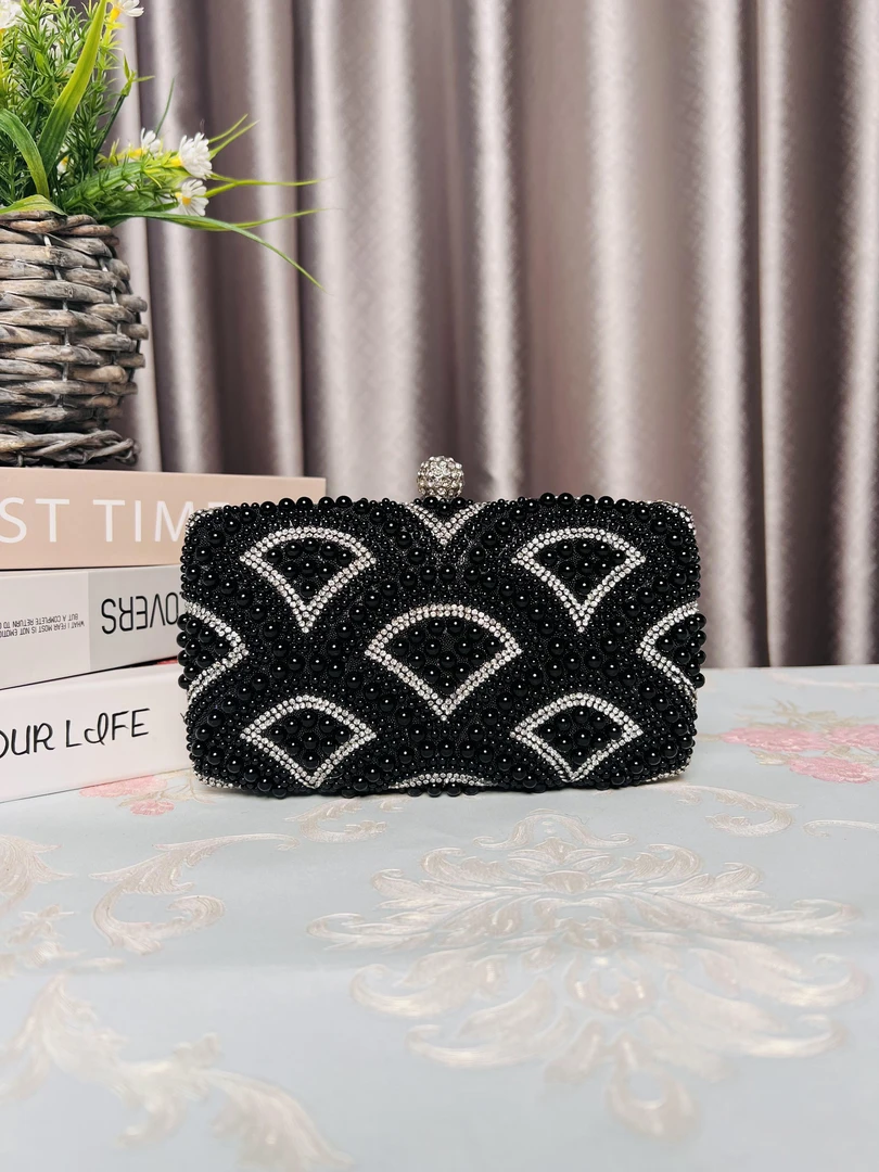 新款名媛宴会手拿包晚宴晚礼服镶钻气质新娘女士宴会包优雅单肩包