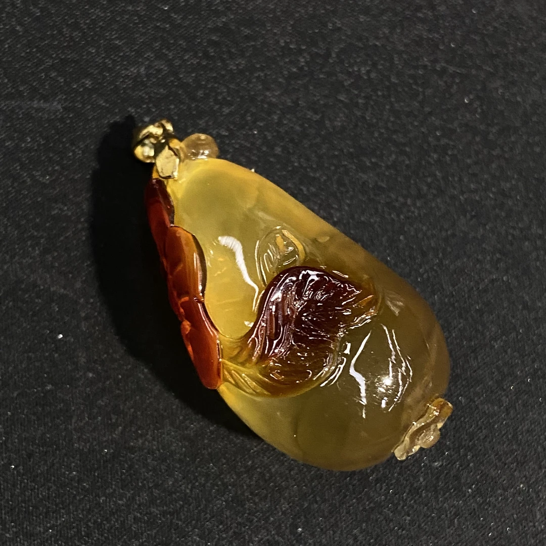 【618大促】香港王老板-蜜蜡琥珀镶嵌吊坠aa215