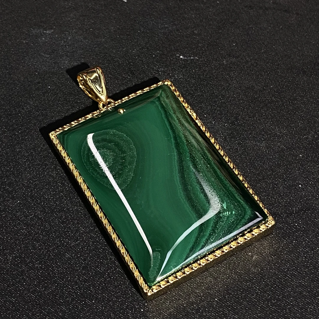 【618大促】香港王老板-孔雀石镶嵌吊坠4a07