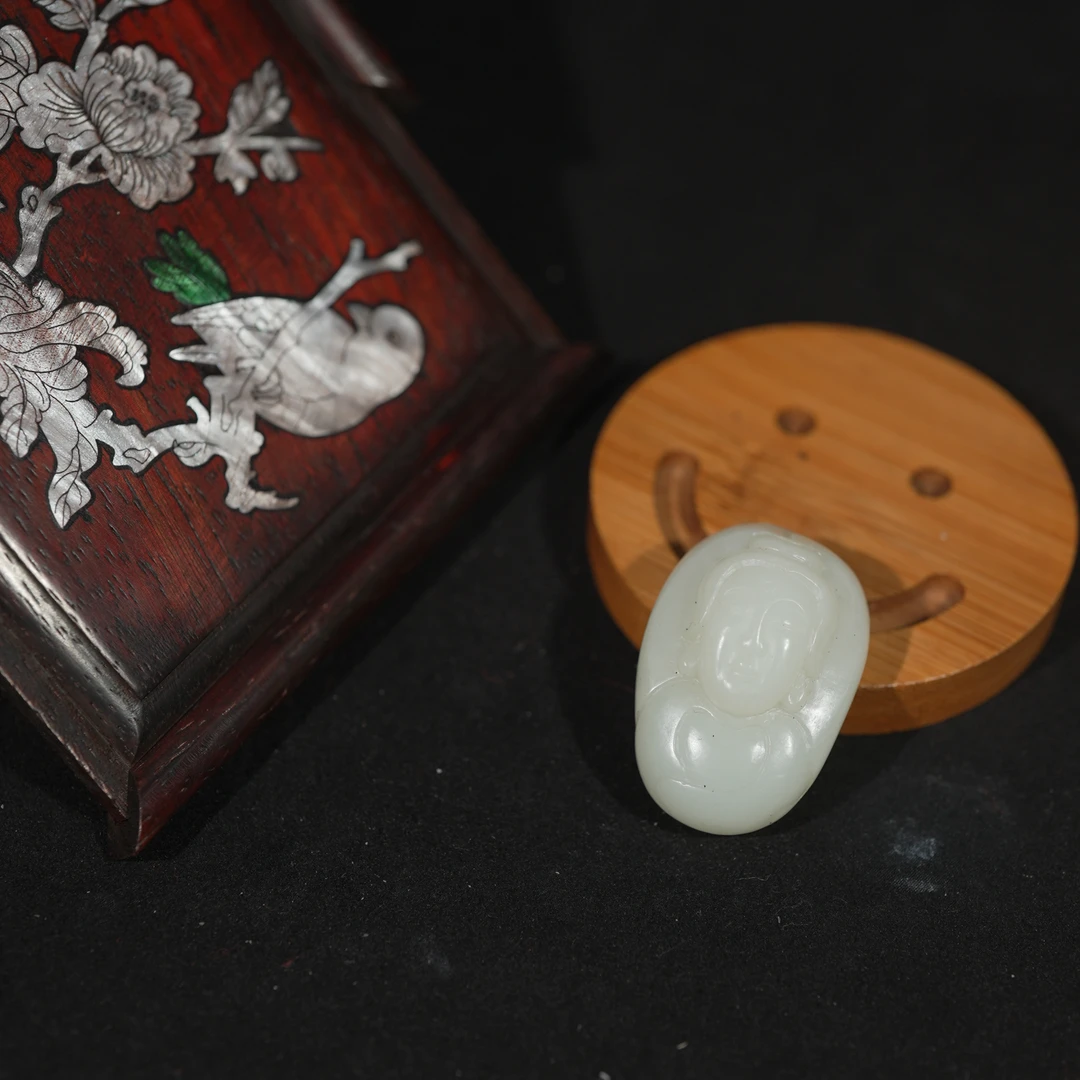 10.13香港王老板-和田玉吊坠l186