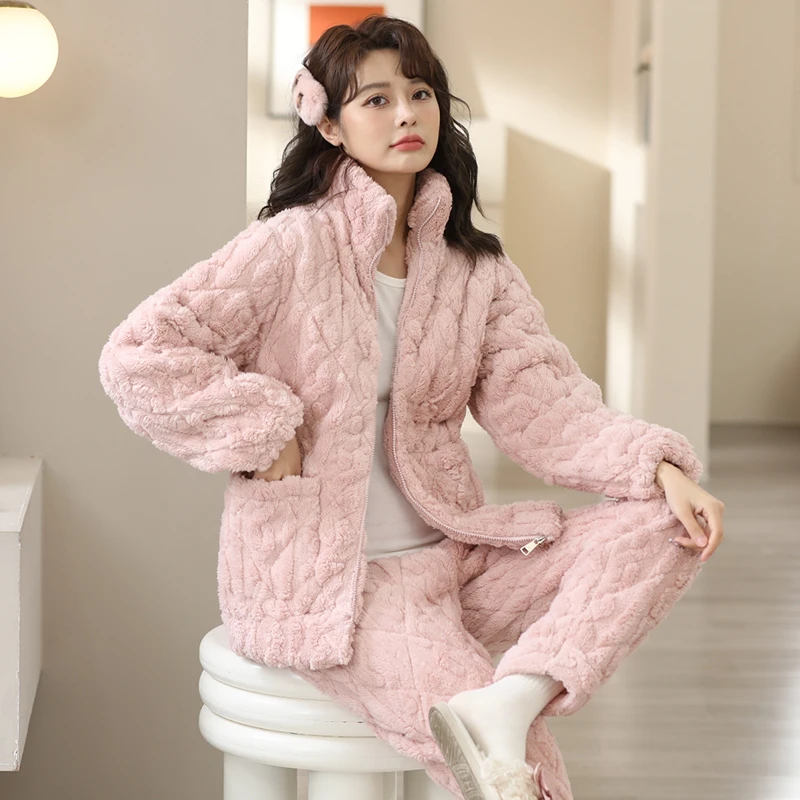 2023年冬季新款珊瑚绒睡衣女加厚三层夹棉法兰绒套装家居服