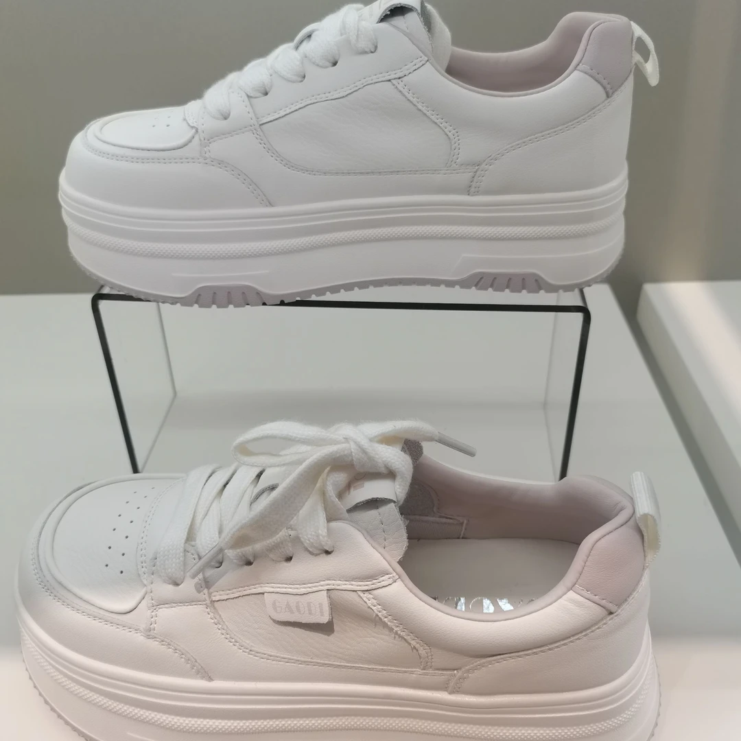 高蒂厚底小白鞋女板鞋2024年秋冬韩版圆头真皮透气休闲鞋女单鞋