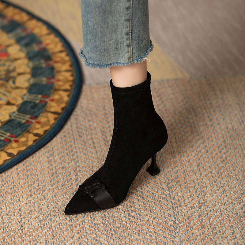 2025秋冬季ins巨巨显瘦尖头细跟高跟弹力短靴女套筒瘦瘦靴袜靴子