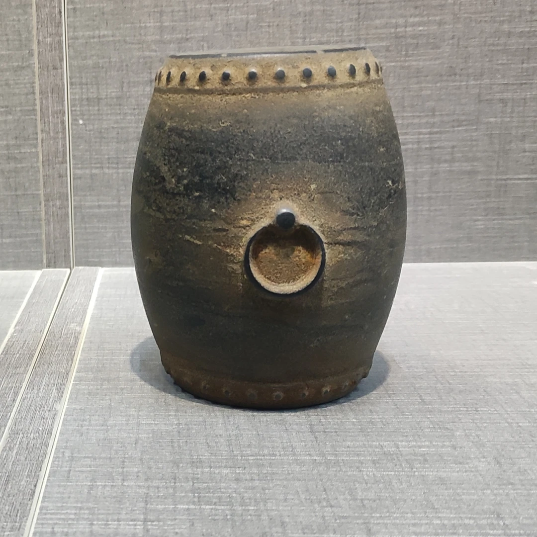 石雕仿古小鼓蹲青石摆件纯手工办公室摆件复古黑色