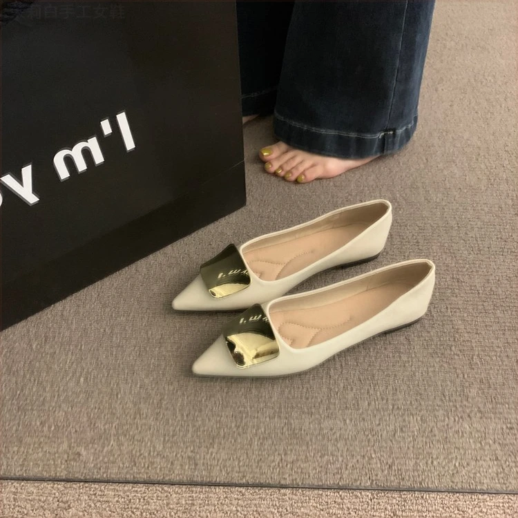 尖头单鞋女鞋2024年春秋新款金属方扣浅口一脚蹬通勤百搭平底瓢鞋