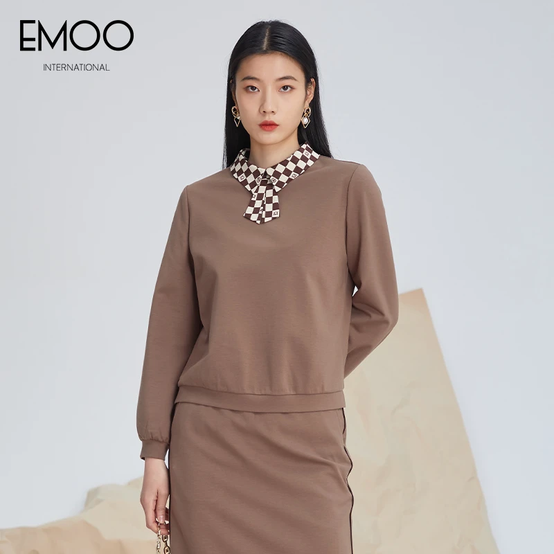 EMOO/杨门秋新款驼色长袖套头衫卫衣假两件时尚休闲E32T012174