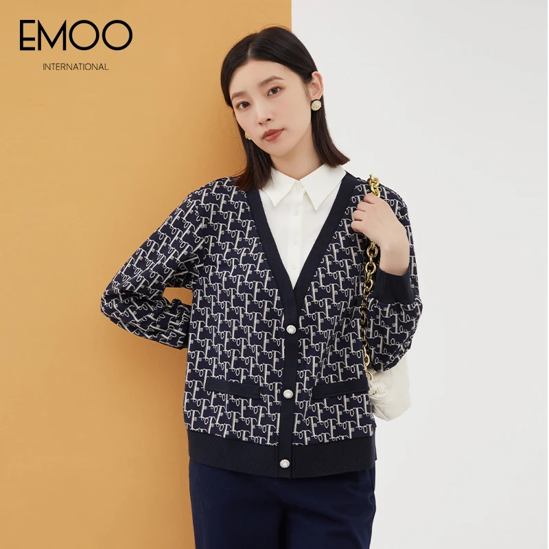 EMOO/杨门夜幕蓝字母印花长袖套头小衫复古外套女装E41T033148