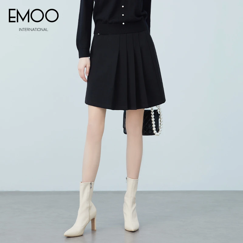 EMOO/杨门黑色短裙显瘦气质常规纯色时尚A字百搭短款E12C033268
