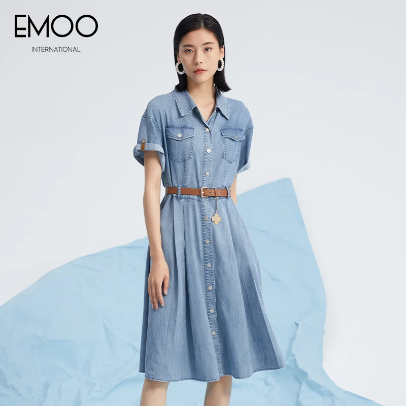 EMOO/杨门牛仔蓝短袖连衣裙夏季翻领收腰时尚气质小众E22L024445