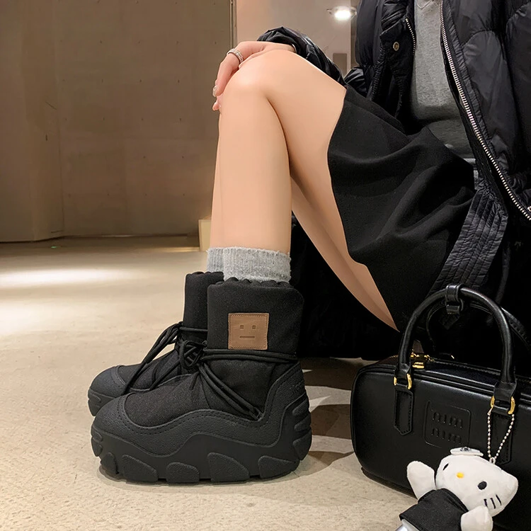 爆款高颜值雪地靴女2024新款冬季网红厚底哈尔滨户外防水可爱棉鞋