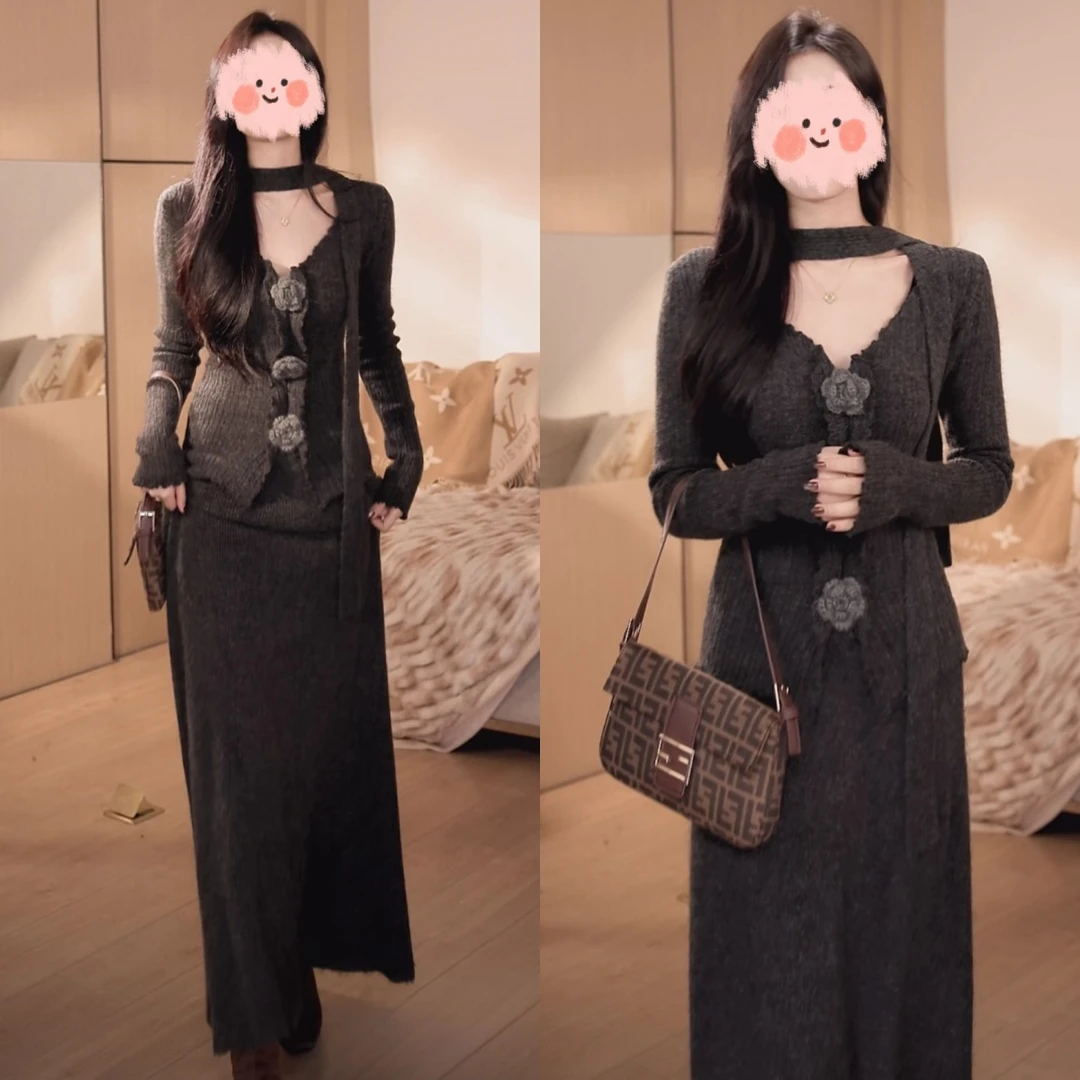 【与你同行】设计感立体花朵飘带上衣松紧高腰显瘦半身裙两件套女款