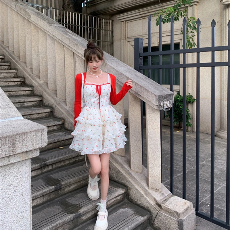 越韩小鱼【八月新品 9折上新】樱桃少女郁金香碎花吊带蛋糕裙罩衫
