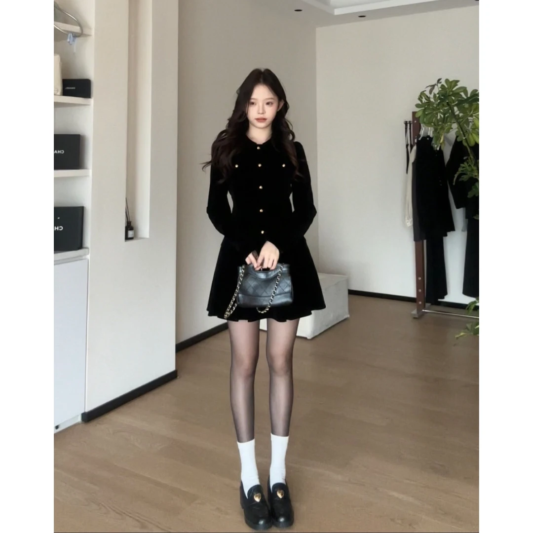 金川川 韩漫女主 气质千金高级设计别致黑色收腰显瘦丝绒连衣裙