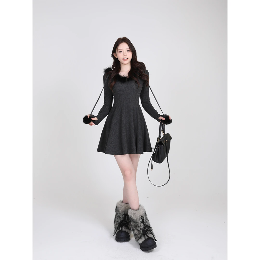 金川川 嘉柏丽尔 韩系气质拼接毛球收腰连帽毛领长袖针织连衣裙