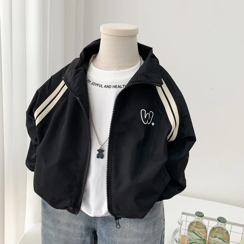 男童韩版春装外套2024新款儿童休闲夹克衫中小童帅气立领冲锋衣潮