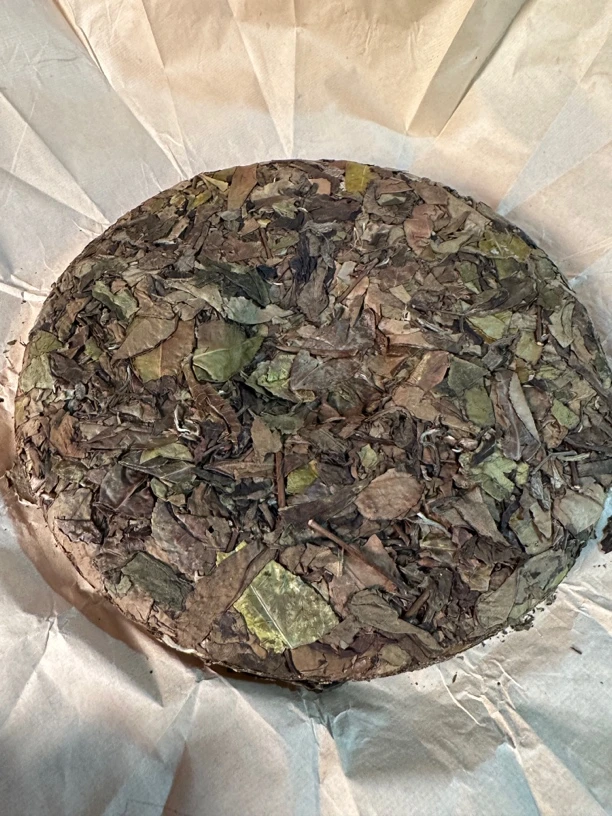 厚老白茶饼枣香馥郁古树野贡茶焖煮冲泡