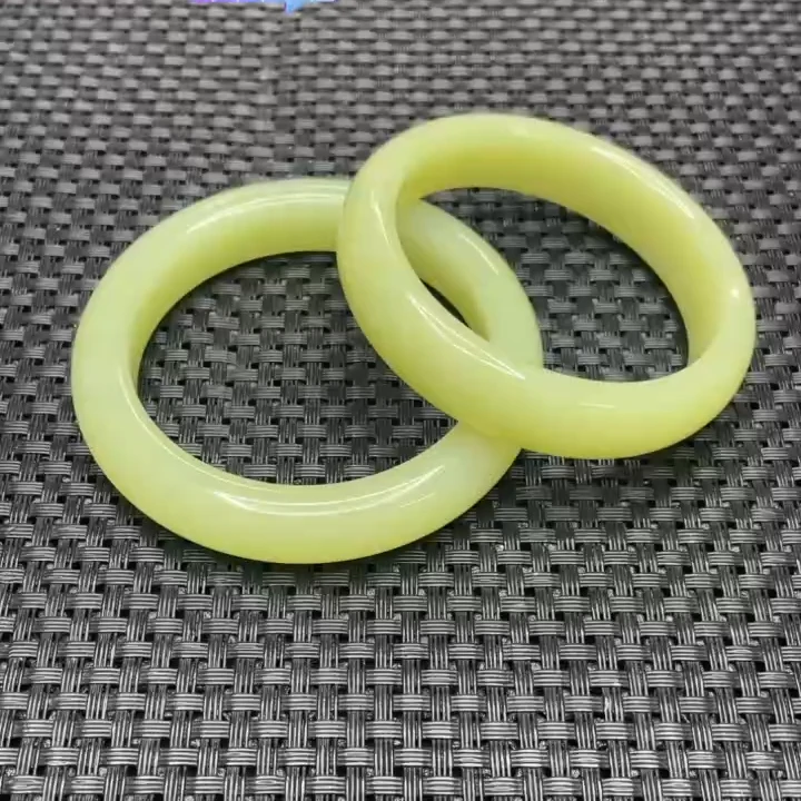 【胖胖珠宝】和田玉手镯（一支颜色款式多样性发）微僵点