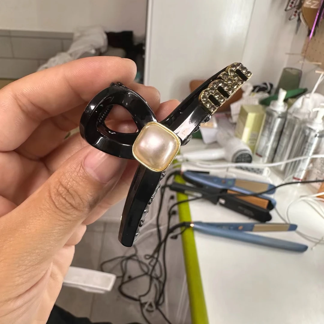 经典时尚款小抓夹