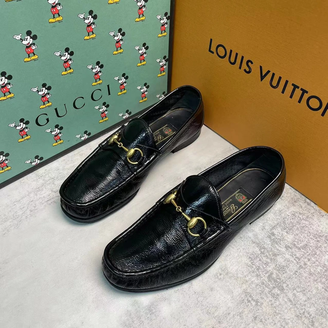 GUCCI/古驰黑色马衔扣金扣百搭时尚平底舒适休闲皮鞋/42码/97新