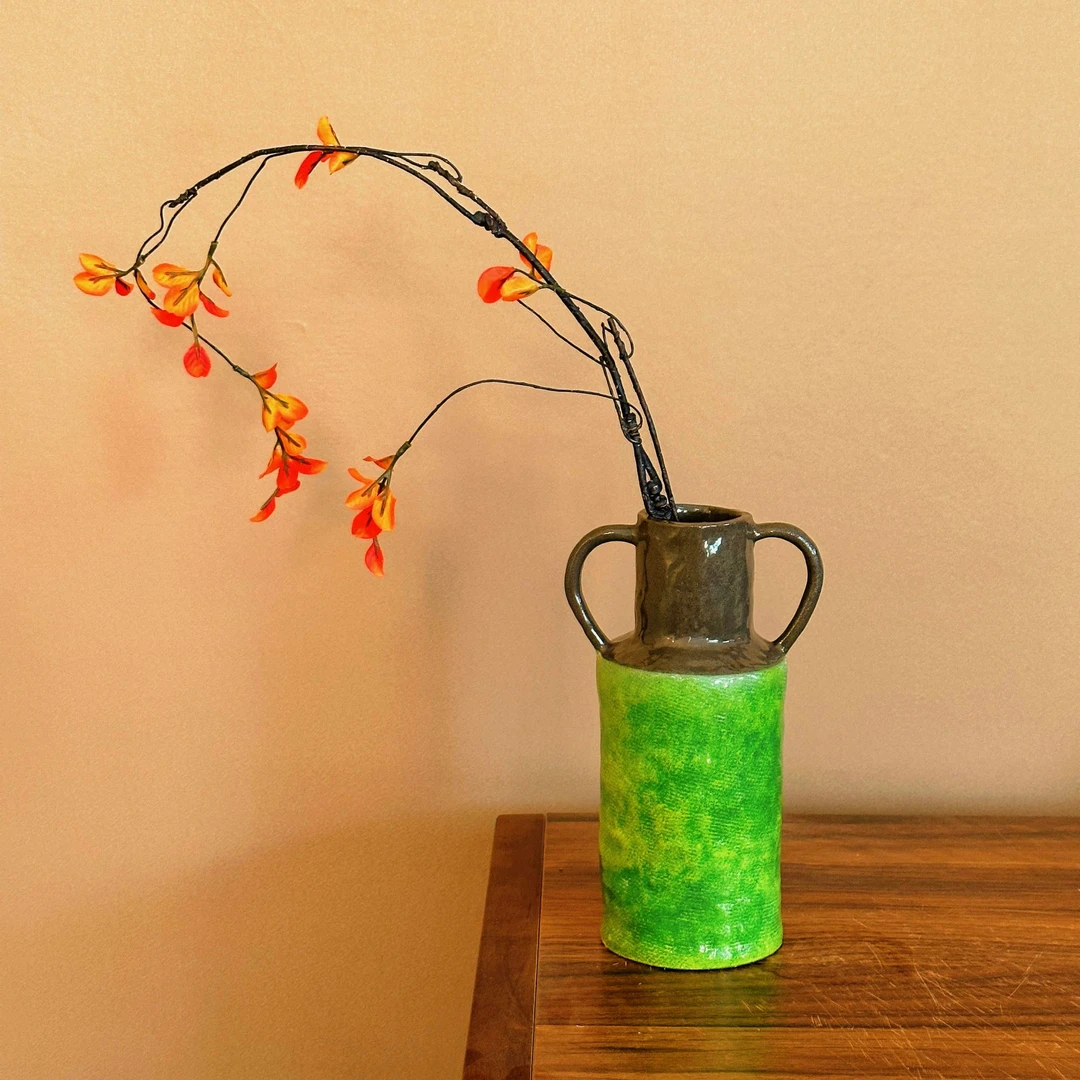 景德镇手绘艺术感小号花瓶（双耳青绿）