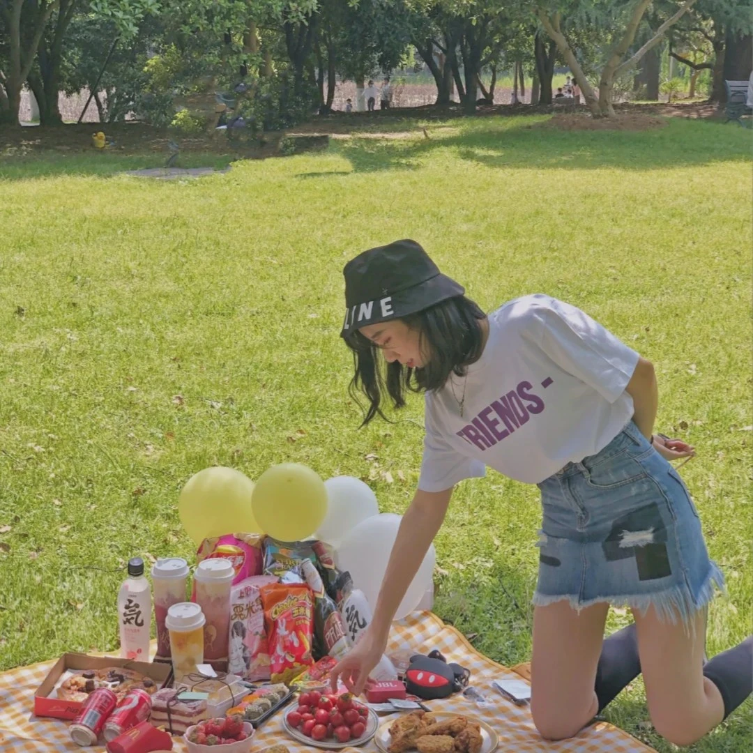 SW碧家 撞色高腰磨边牛仔半身裙 09142210