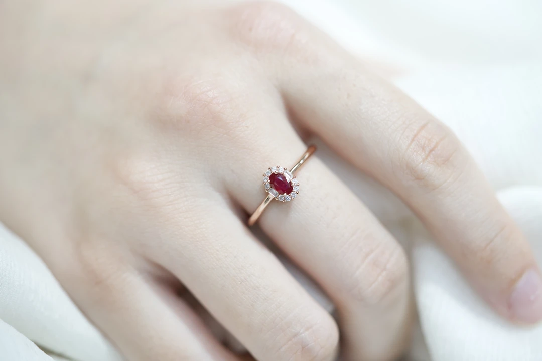 s925银镶天然红宝石泡泡戒指