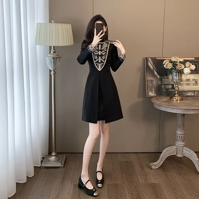 新中式秋冬连衣裙女气质高级感国风女装复古小黑裙设计感黑色裙子