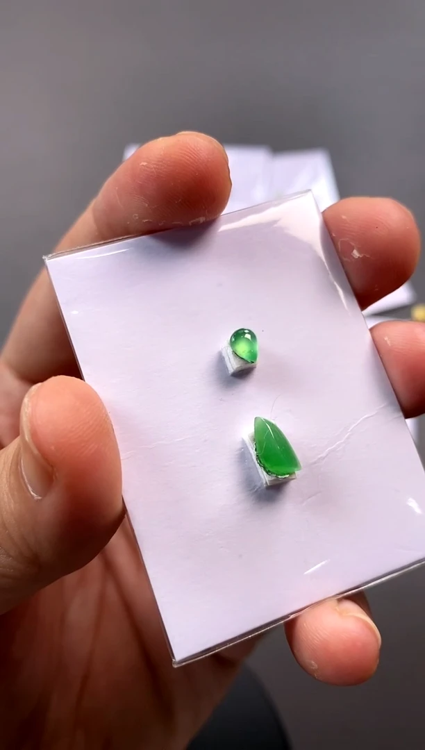 【闪购商品】定制翡翠未镶嵌一套