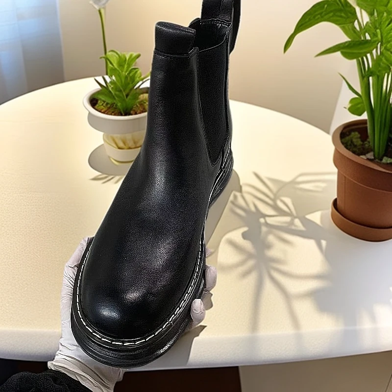 男士时尚马丁靴    5819     黑色    圆头休闲