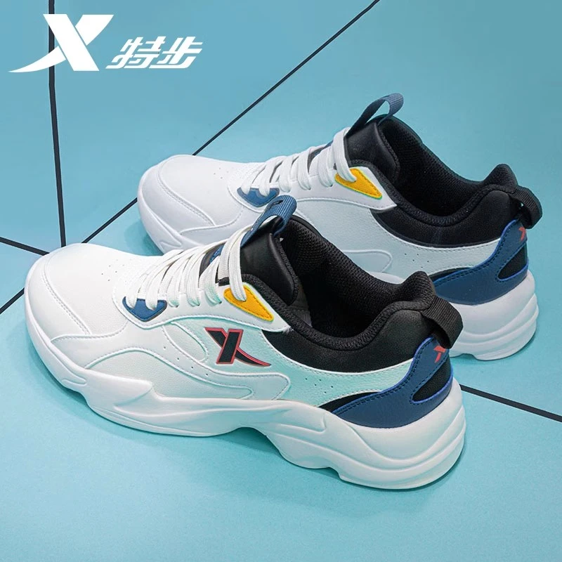特步男鞋正品冬季皮面软底老爹鞋防水鞋子男士男子跑步鞋运动鞋男