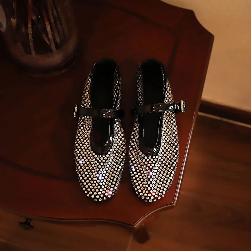 跑跑大码女鞋重工满钻仙女系镂空凉鞋平底单鞋玛丽珍透气2024夏季