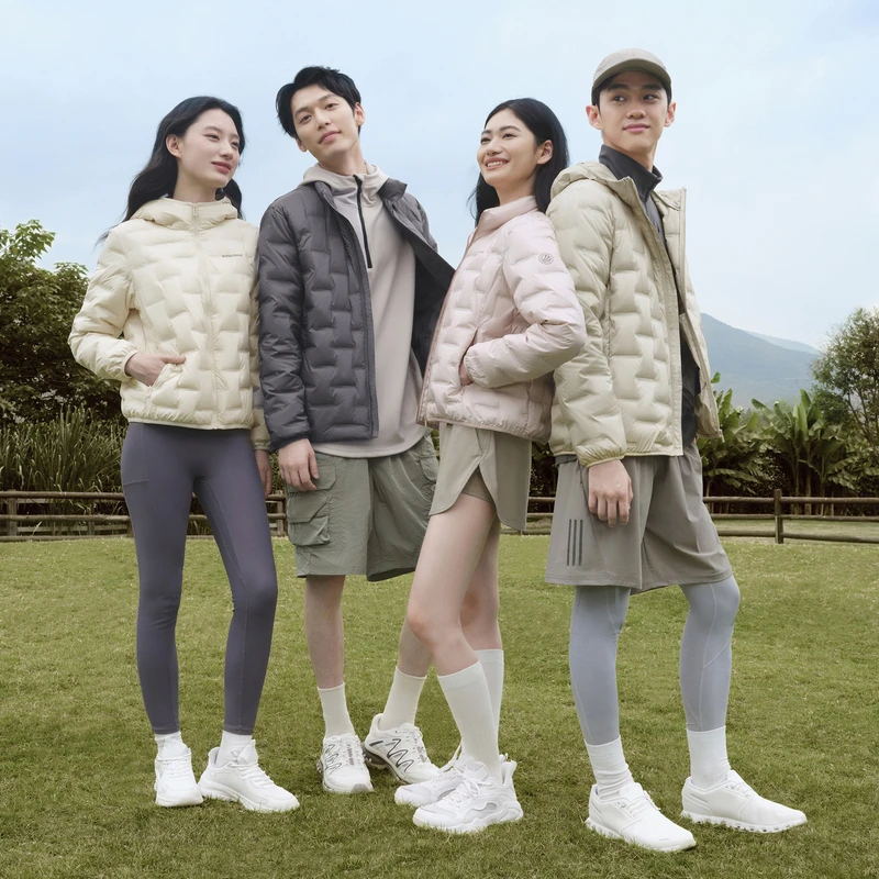 波司登新款时尚女短款轻暖保暖户外穿搭情侣鹅绒羽绒服外套