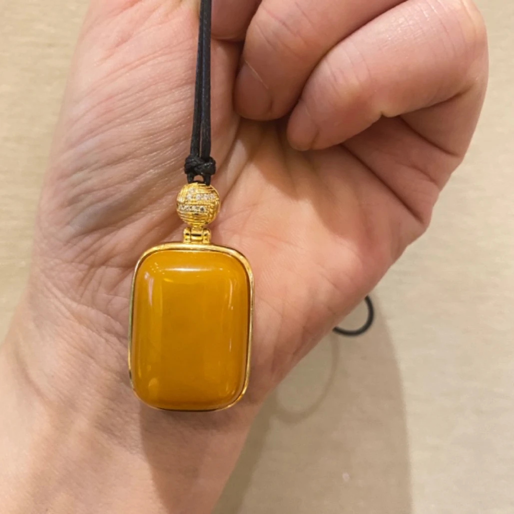 铜合金树脂吊坠 时尚款黄色吊坠