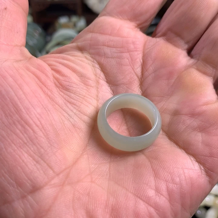 【闪购商品】和田玉（青白玉）戒指未镶嵌这**人