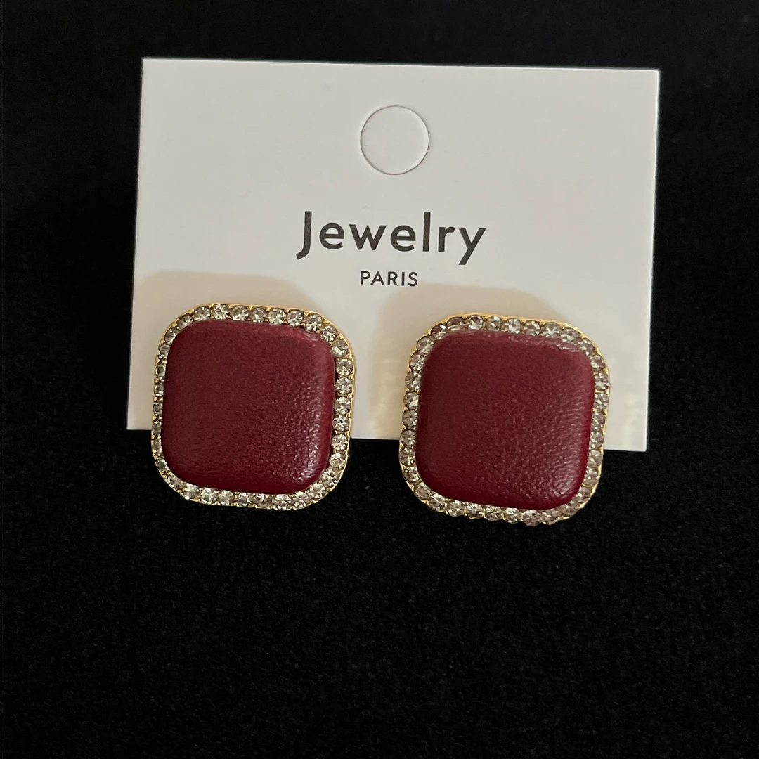 铜合金皮质耳饰 珀卡曼气质高定耳环秋冬新品z152