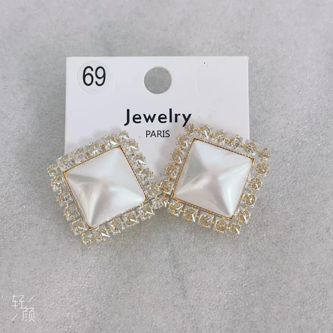 铜合金树脂耳饰 珀卡曼气质轻奢白色精致镶嵌简约大气百搭A69