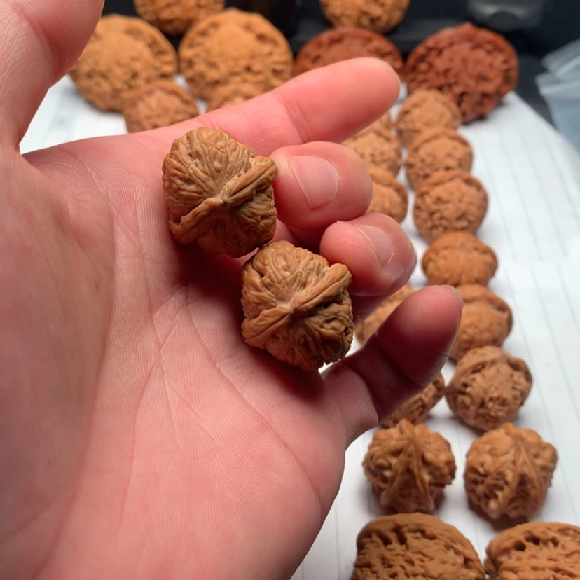 【闪购商品】文玩核桃吊坠嘿**乐