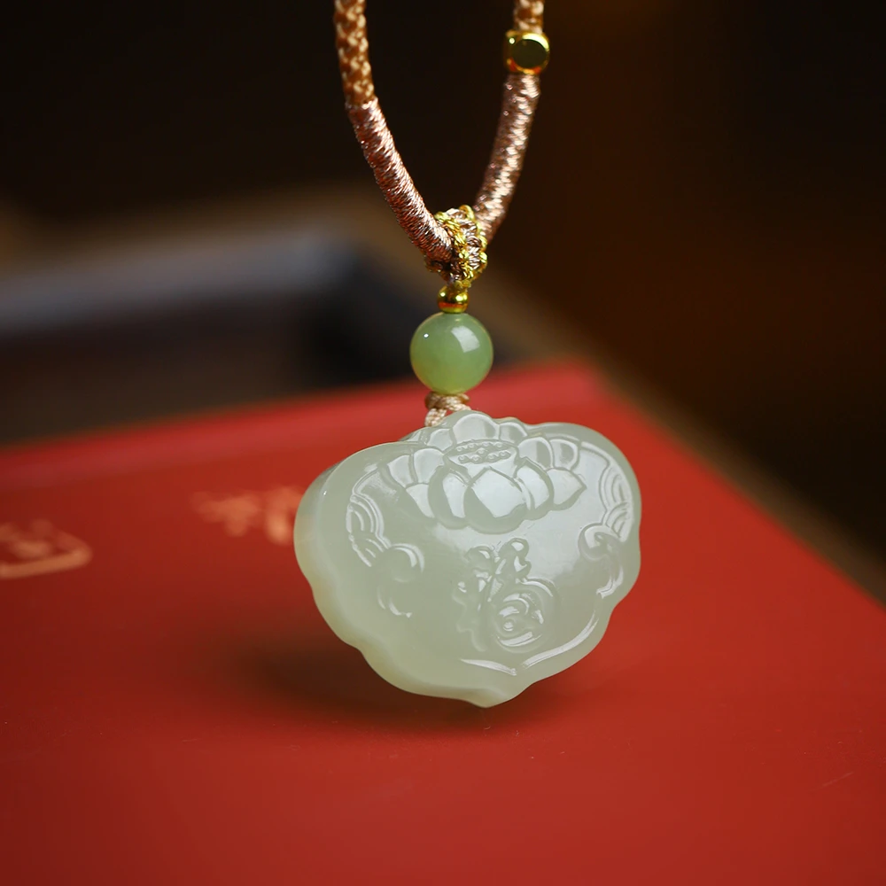 和田玉冰底白玉轻奢时尚百搭复古如意锁女士吊坠女款挂件挂坠项坠