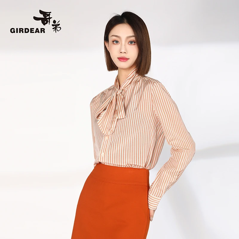 哥弟新款女装桑蚕丝亲肤通勤百搭经典翻领条纹飘带衬衫1300956