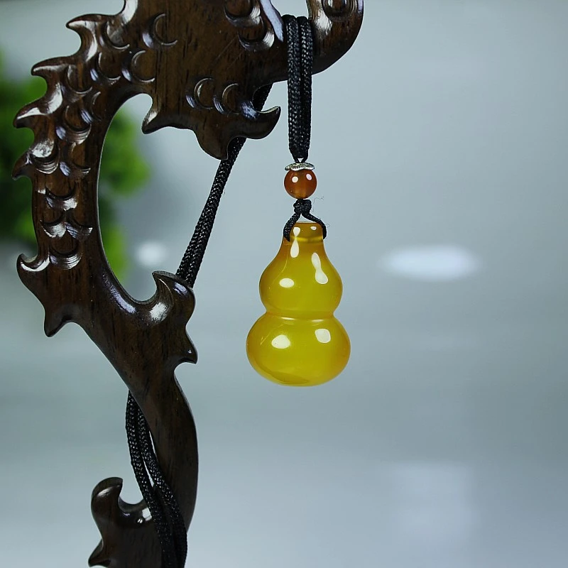玉石玛瑙葫芦吊坠挂件时尚女款百搭葫芦精致吊坠挂件多样性发货