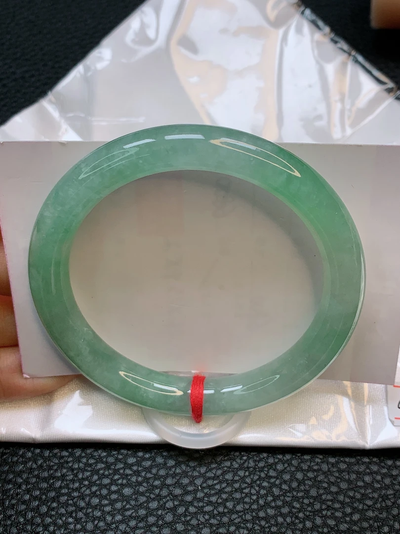 天然缅甸A货56圈口糯冰种满色绿圆条手镯