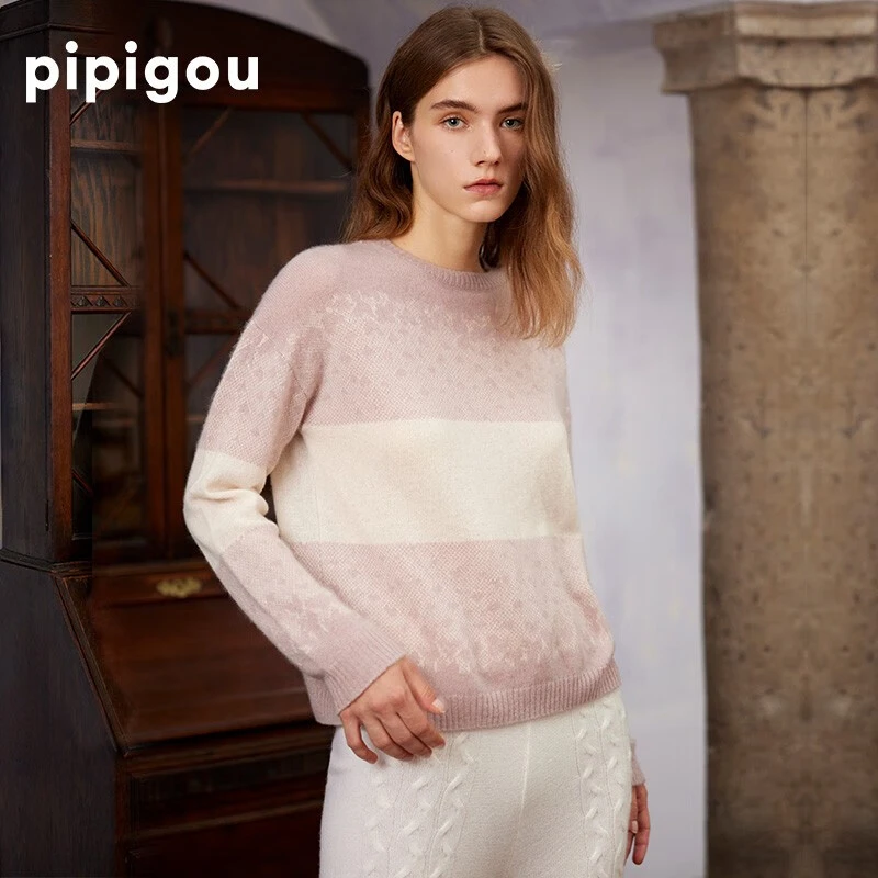 皮皮狗 2023秋冬 圆领撞色渐变提花羊绒衫女