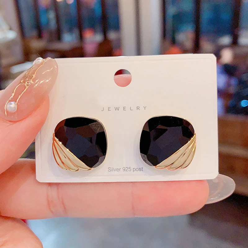 铜合金亚克力耳饰 个性时尚方形耳钉东大门气质简约百搭黑色耳环