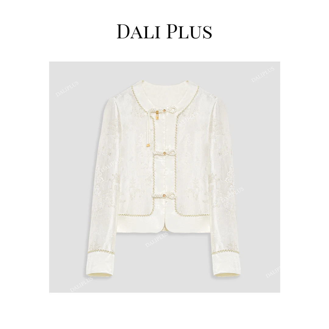 DALI PLUS新国风新中式复古亭台刺绣盘扣白色上衣女外套-D4XY0060