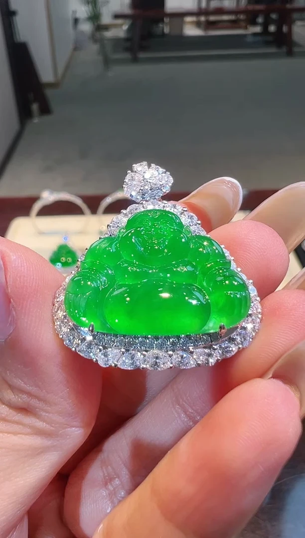 【闪购商品】翡翠吊坠(不含链)18K金镶嵌翡翠