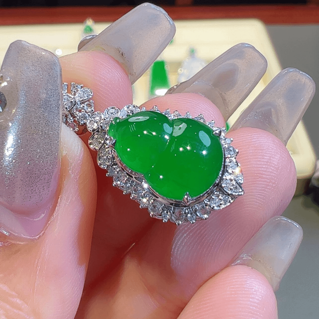 【闪购商品】翡翠吊坠(不含链)18K金镶嵌